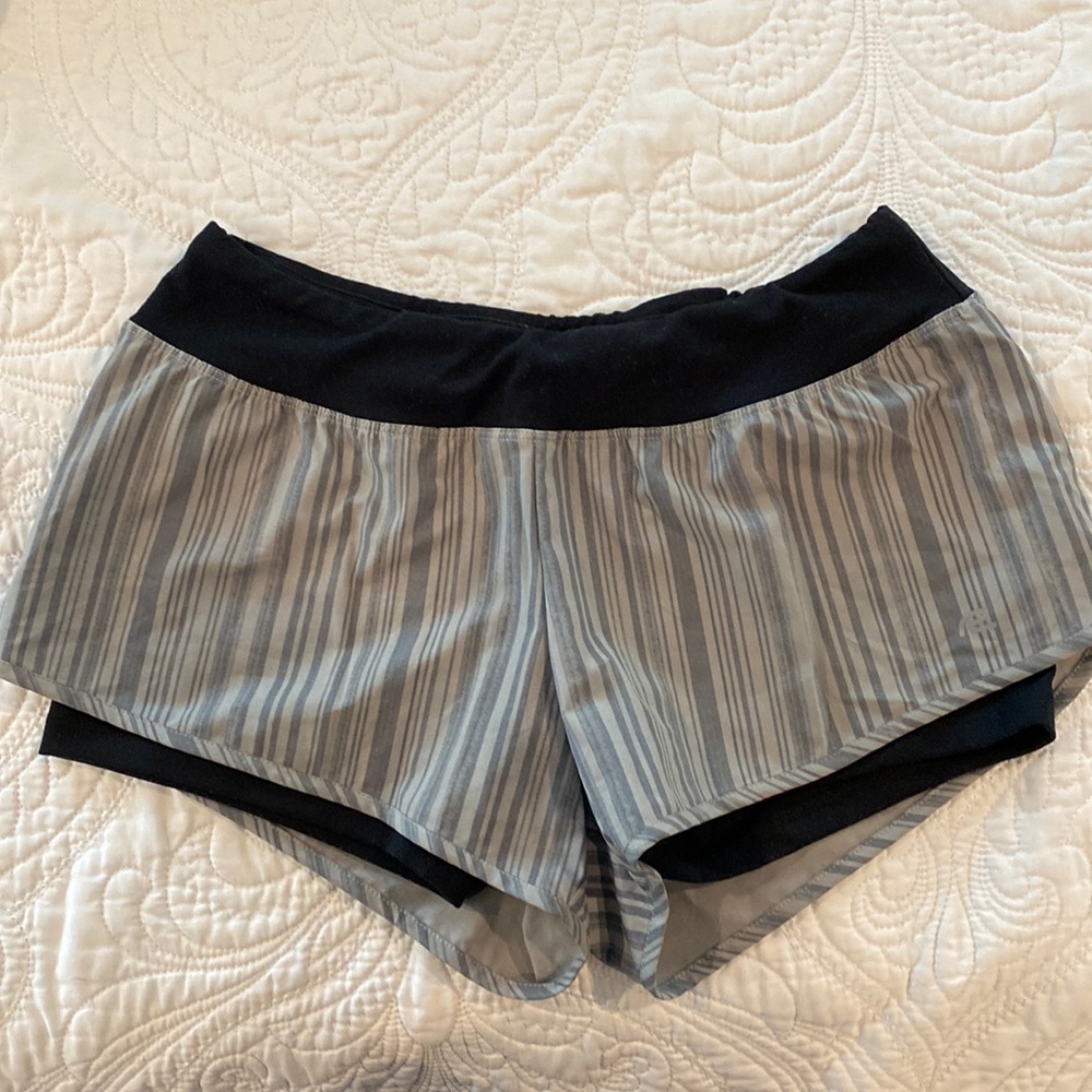 Roadrunner medium running shorts with spandex lining